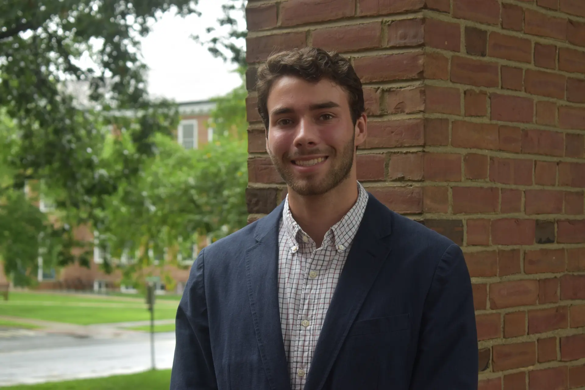 Headshot of Elliott Jones