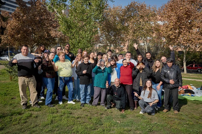 Santiago, 05.06.25. Estudiantes de Boston College estuvieron tres semanas en Hogares Protegidos de la Unidad San Ignacio para personas con discapacidad mental. El objetivo diseñar modelos de intervención comunitaria en conjunto con  la Universidad Alberto Hurtado y el Hogar de Cristo.
AGENCIA BLACKOUT
