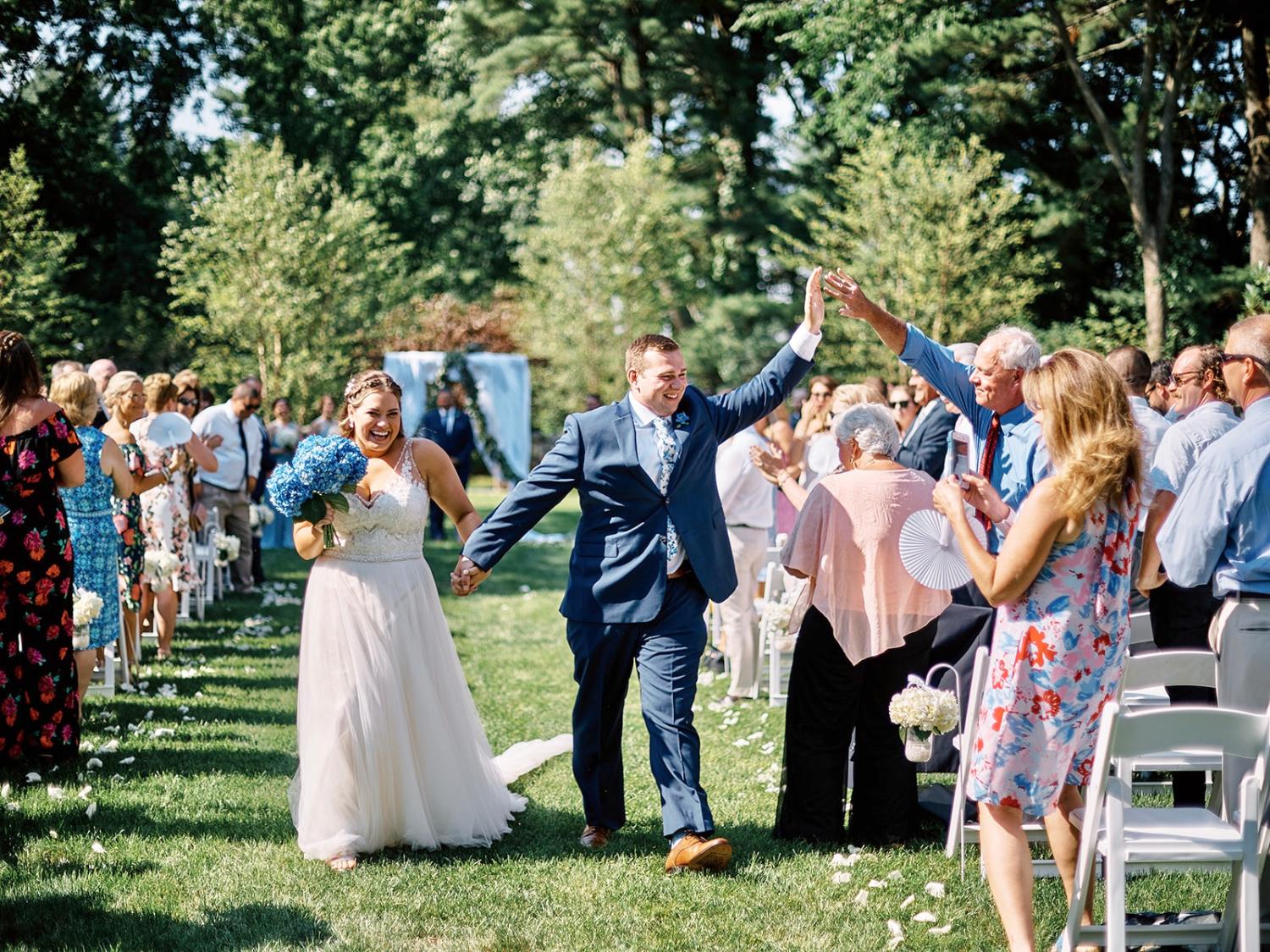 Couple married in garden