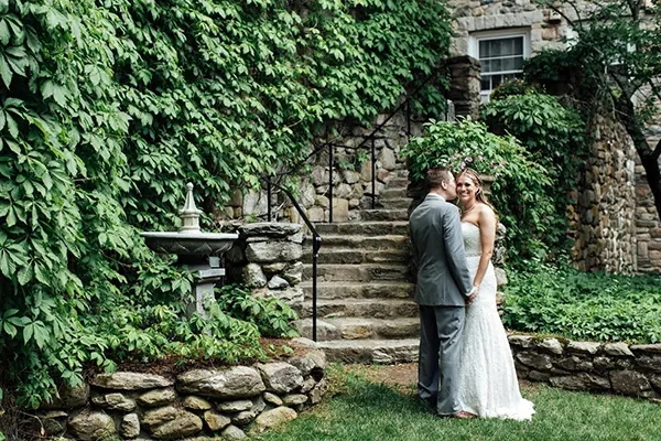 Couple in the Arches