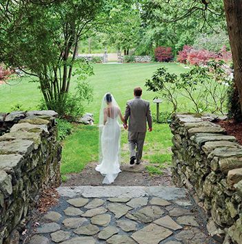 The Knot best weddings of 2024 and best weddings hall of fame badges