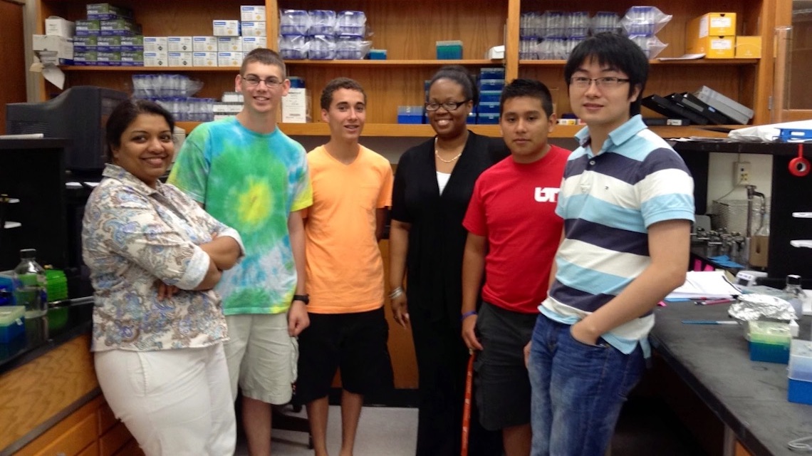 With high school students from the upward bound program. From Left to right: Maitreyi Das, James Field, Zachery Rivera, Tam’ra-Kay Francis, Gustavo Rosas, Bin (Jimmy) Wei