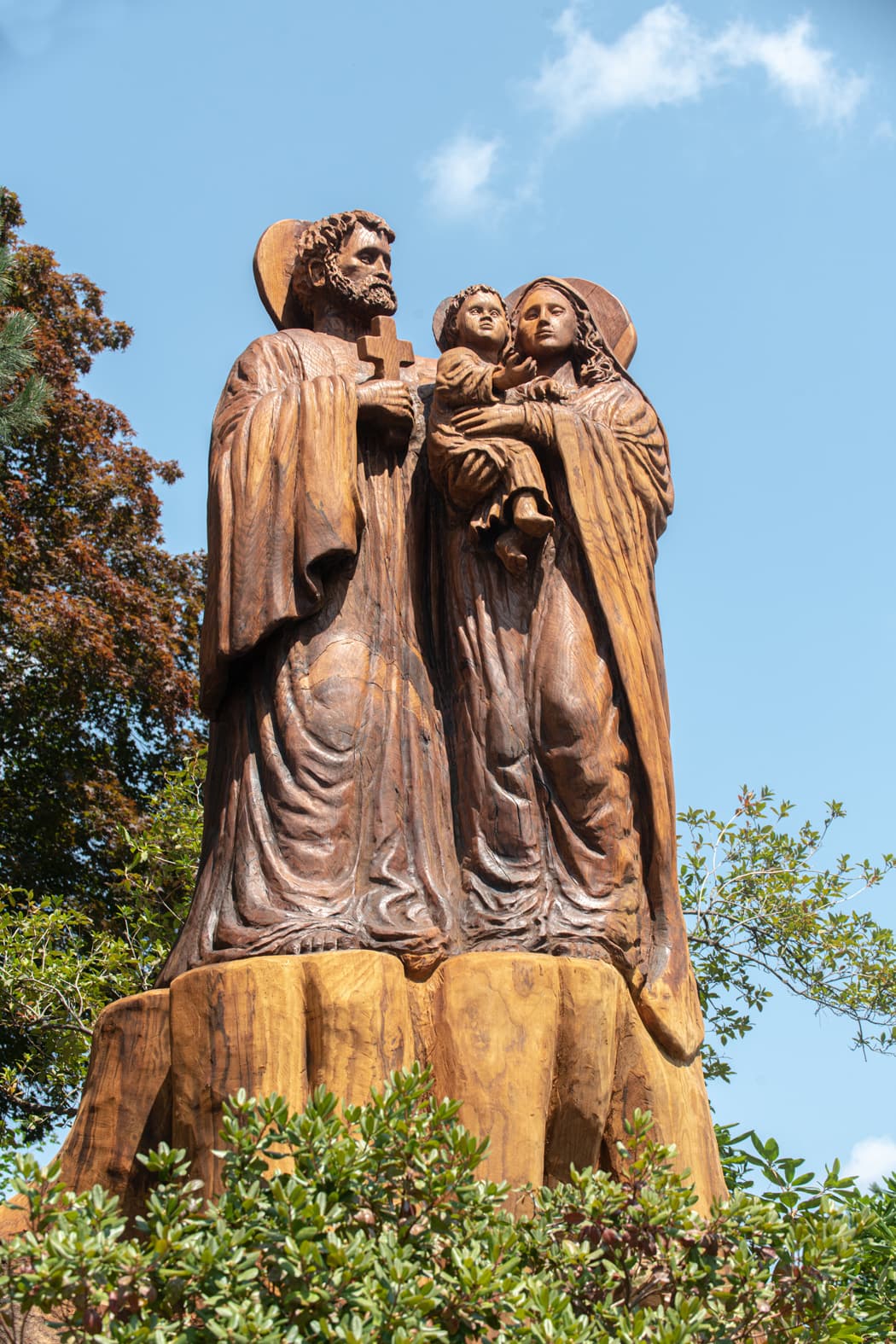 sculpture in wood of the Holy Family