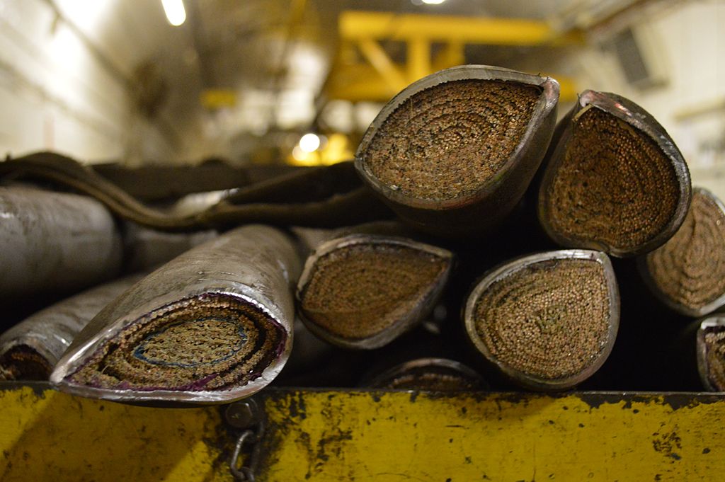 lead cables full of copper wires