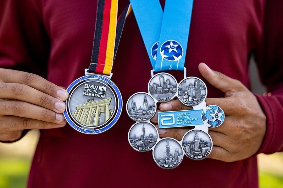 Close-ups of the Berlin marathon and six-star medals