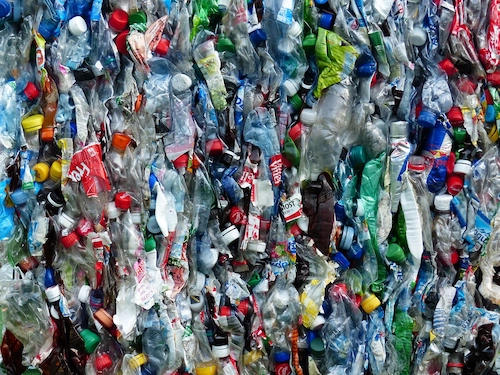plastic-bottles-115077_1280